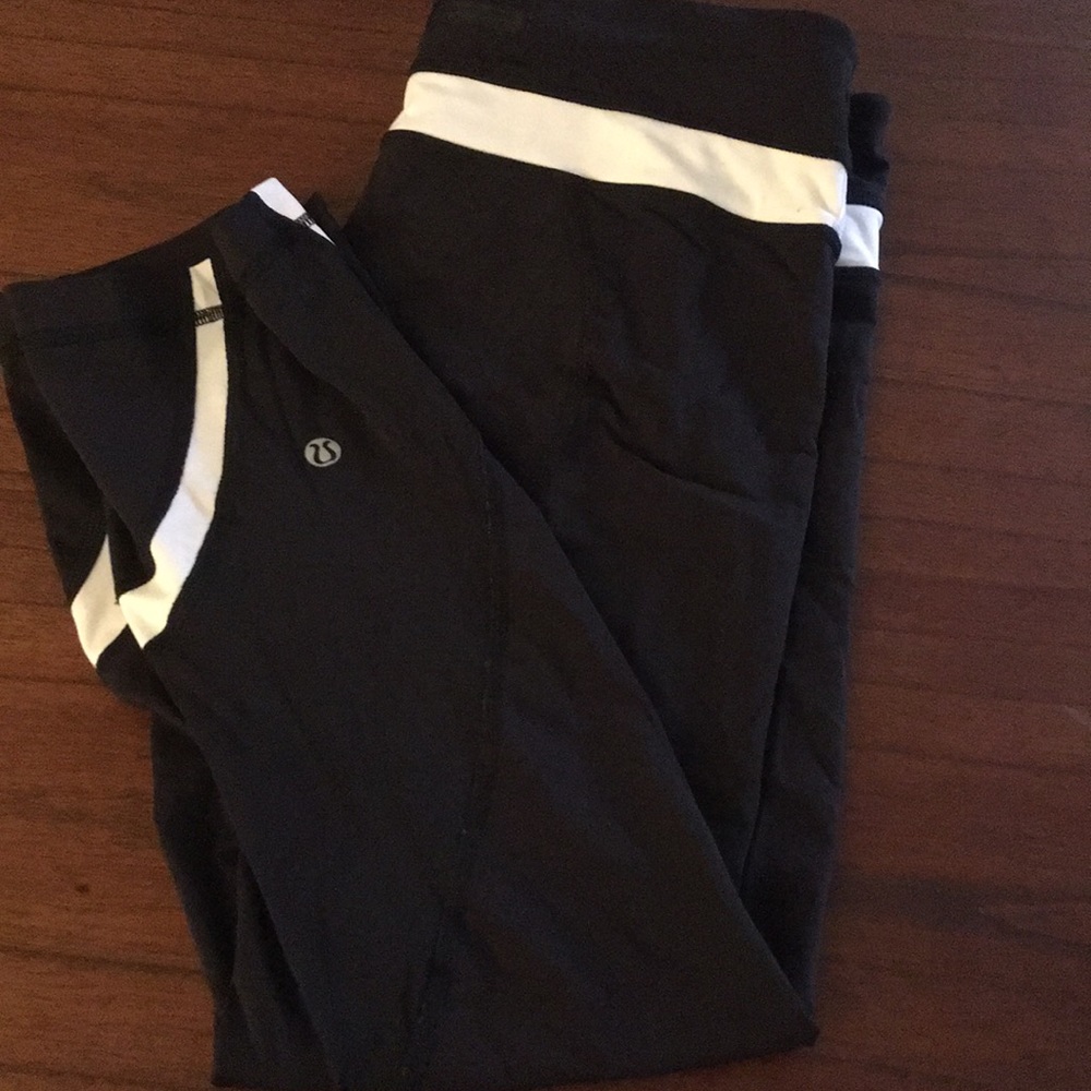 Size 10 lululemon “fast dry” material crops.